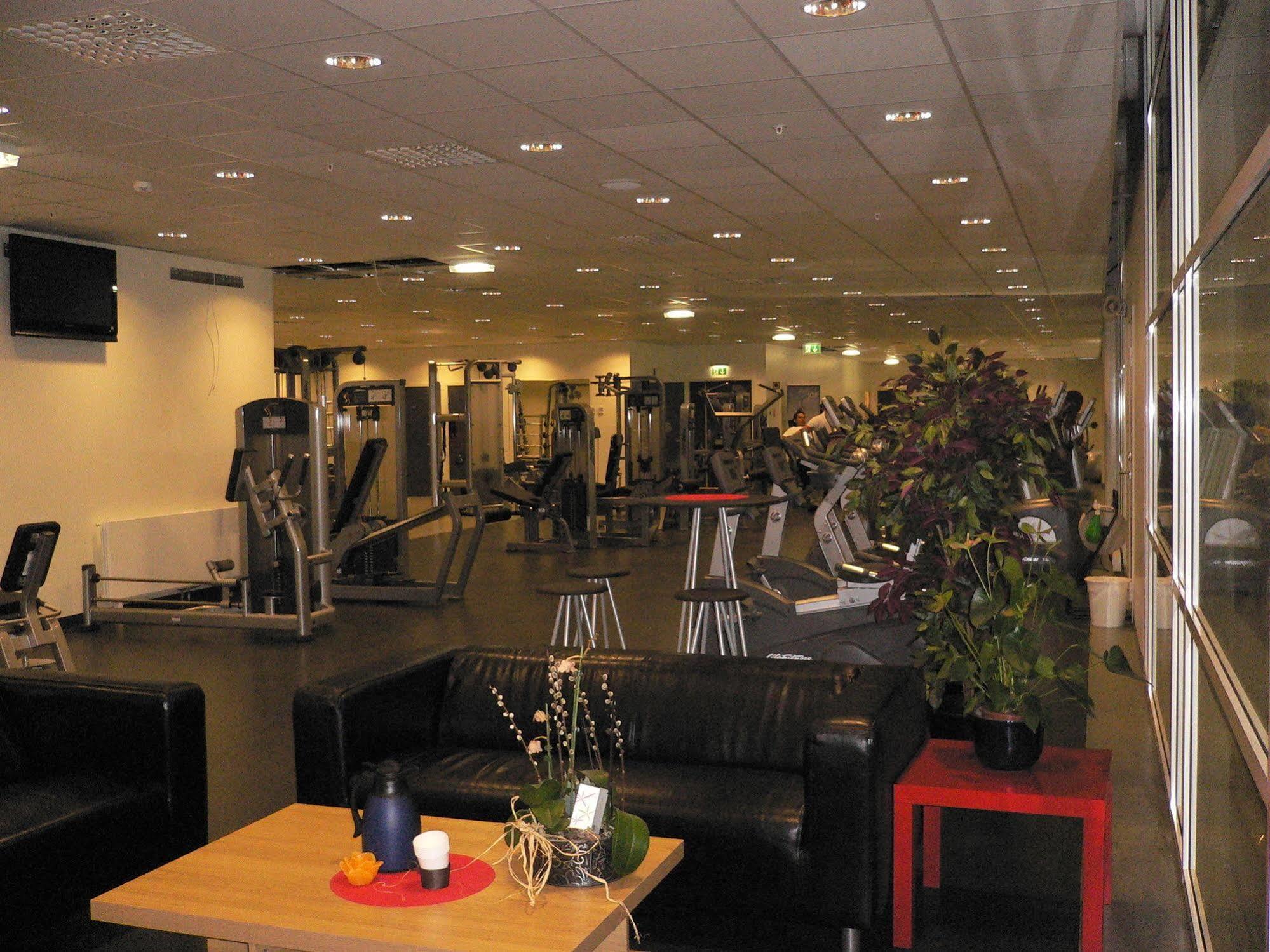 סקיאן Hotell Fritidsparken מראה חיצוני תמונה