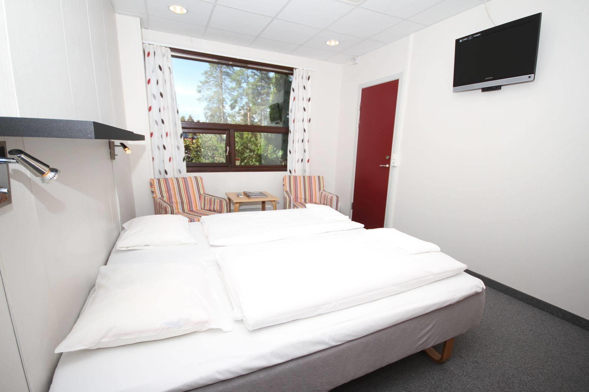 סקיאן Hotell Fritidsparken מראה חיצוני תמונה