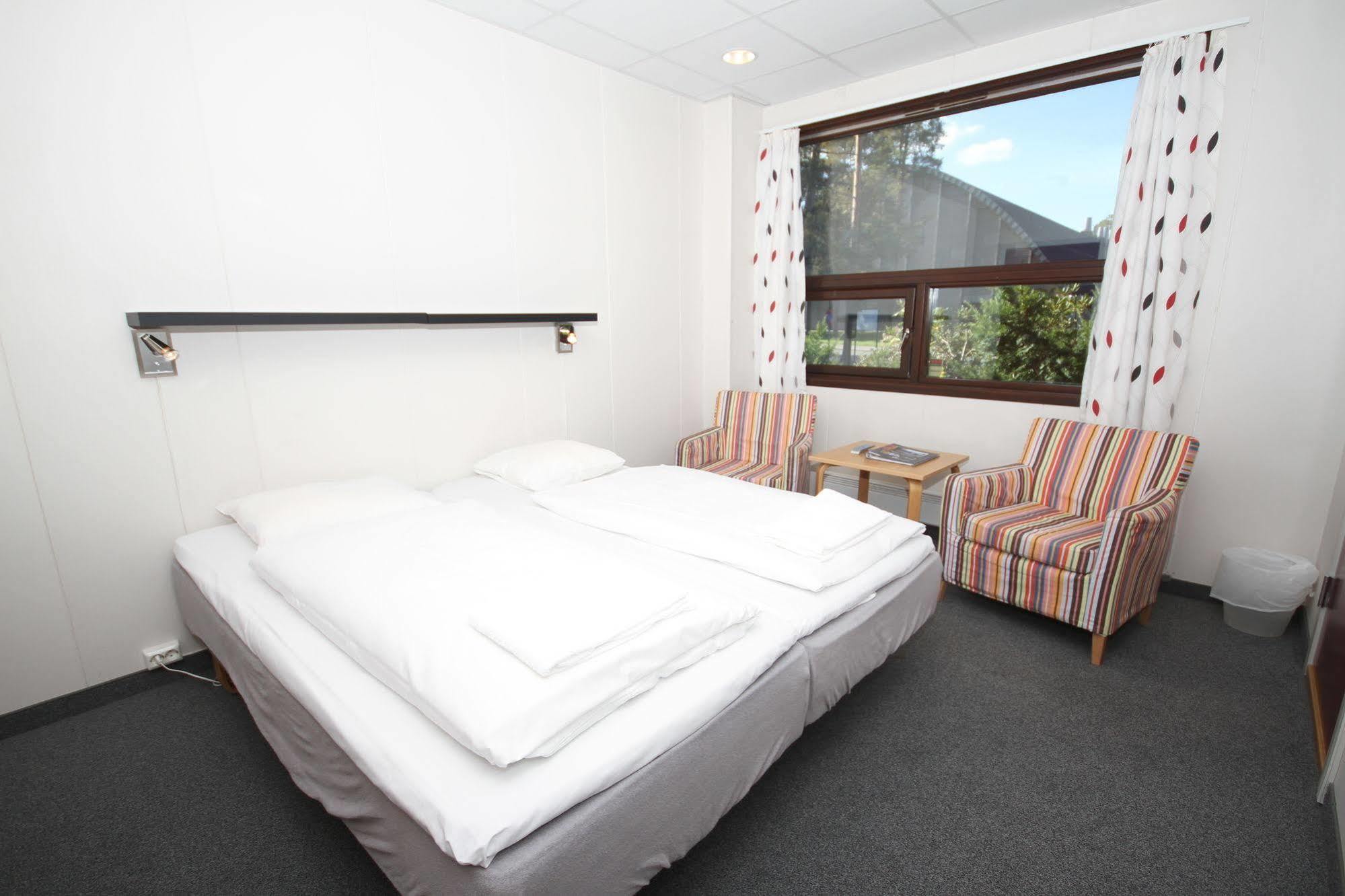 סקיאן Hotell Fritidsparken מראה חיצוני תמונה